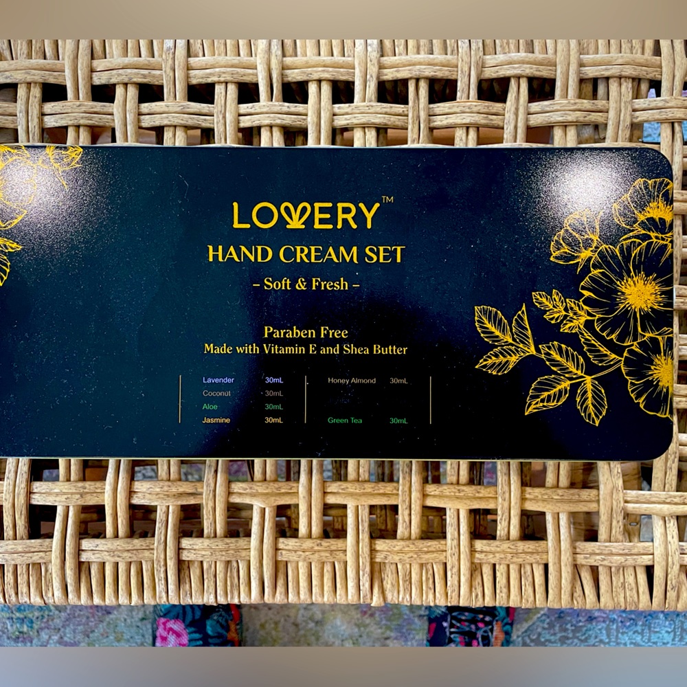Lovery Hand Cream Set - Picture 2 of 7